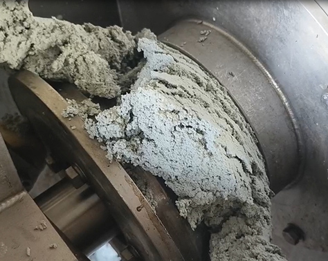 Biopharmaceutical pressing: pulp dewatering and squeezing, solid-liquid separation of granular and powdery materials